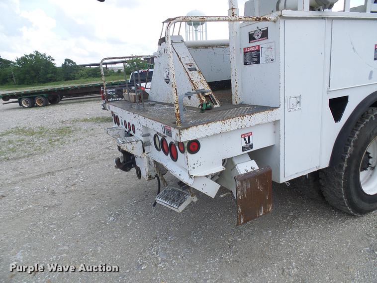 image for item DB2186 2006 Freightliner Business Class M2 bucket truck