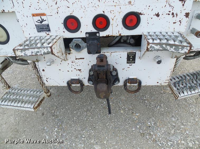 image for item DB2186 2006 Freightliner Business Class M2 bucket truck