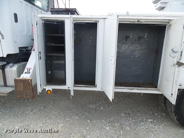 image for item DB2186 2006 Freightliner Business Class M2 bucket truck