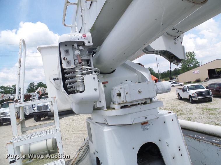 image for item DB2186 2006 Freightliner Business Class M2 bucket truck