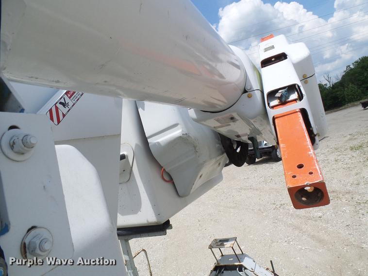 image for item DB2186 2006 Freightliner Business Class M2 bucket truck