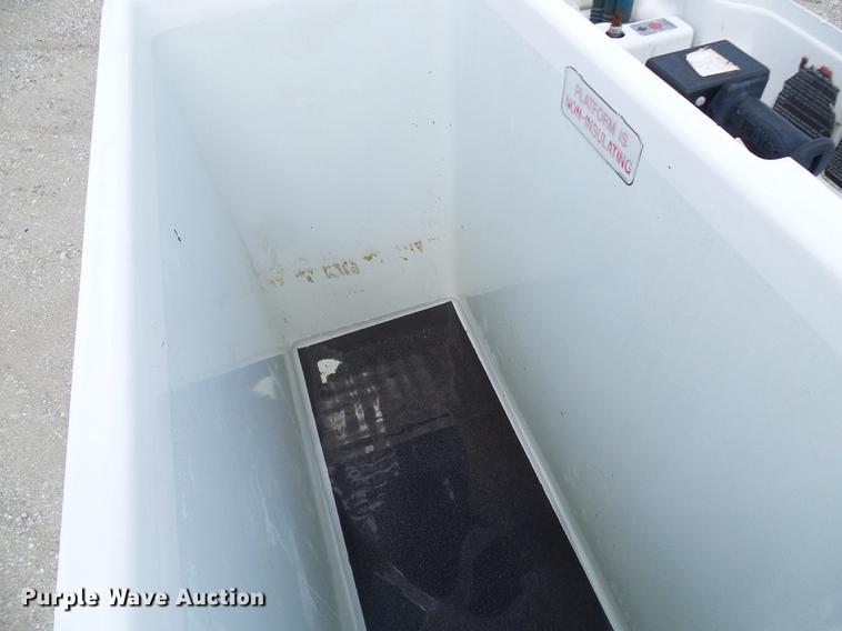 image for item DB2186 2006 Freightliner Business Class M2 bucket truck