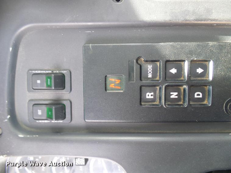 image for item DB2186 2006 Freightliner Business Class M2 bucket truck