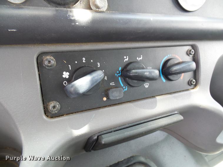 image for item DB2186 2006 Freightliner Business Class M2 bucket truck