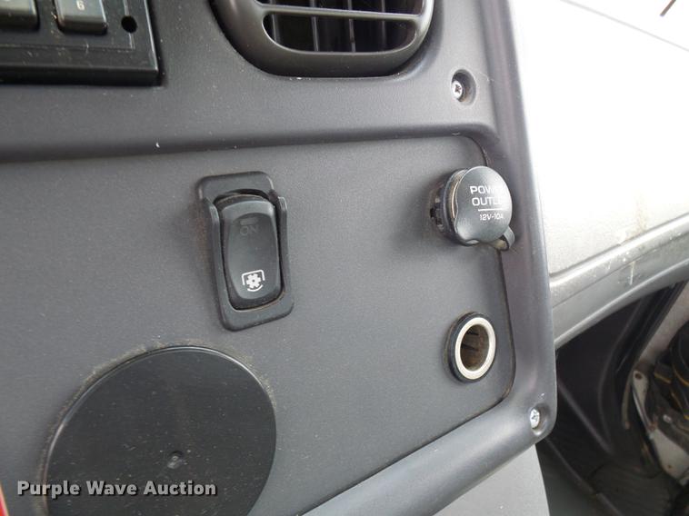 image for item DB2186 2006 Freightliner Business Class M2 bucket truck