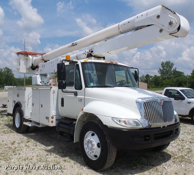image for item DB2187 2006 International 4300 bucket truck