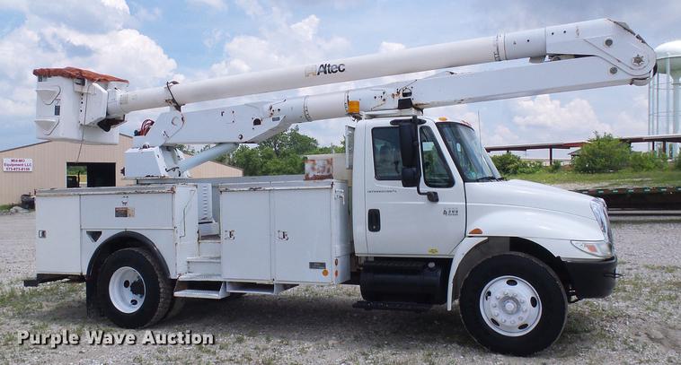 image for item DB2187 2006 International 4300 bucket truck