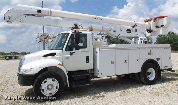 image for item DB2187 2006 International 4300 bucket truck
