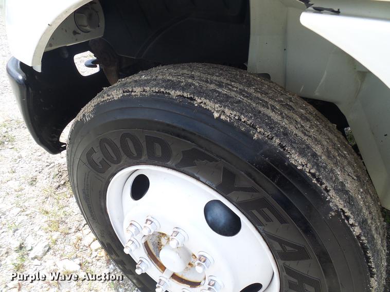 image for item DB2187 2006 International 4300 bucket truck