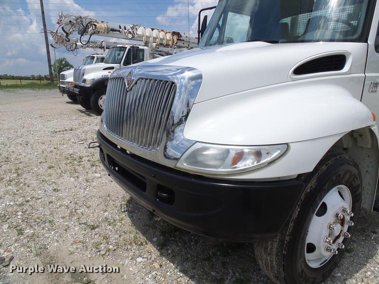 image for item DB2187 2006 International 4300 bucket truck