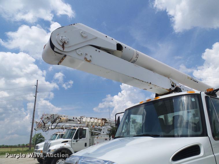 image for item DB2187 2006 International 4300 bucket truck