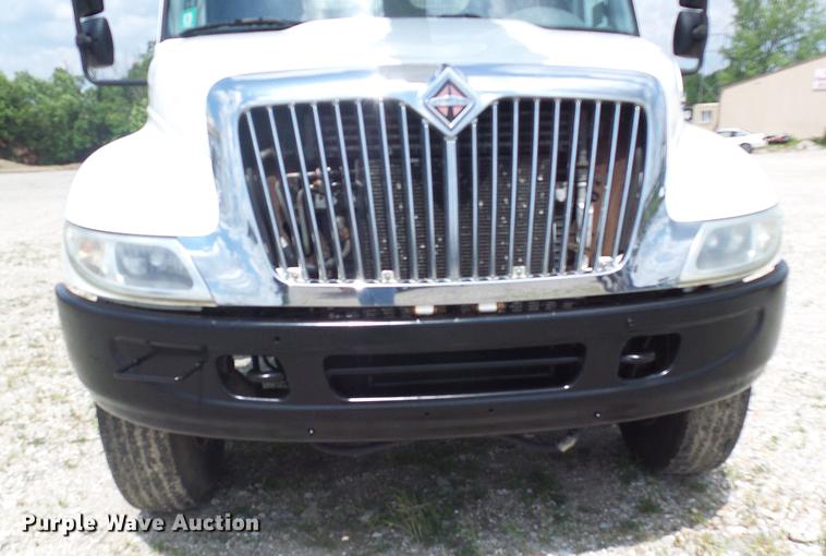 image for item DB2187 2006 International 4300 bucket truck