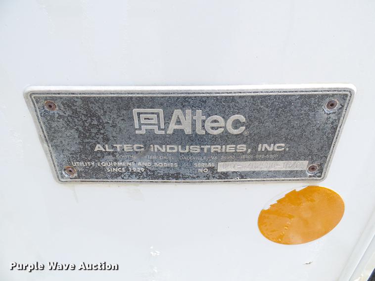 image for item DB2187 2006 International 4300 bucket truck