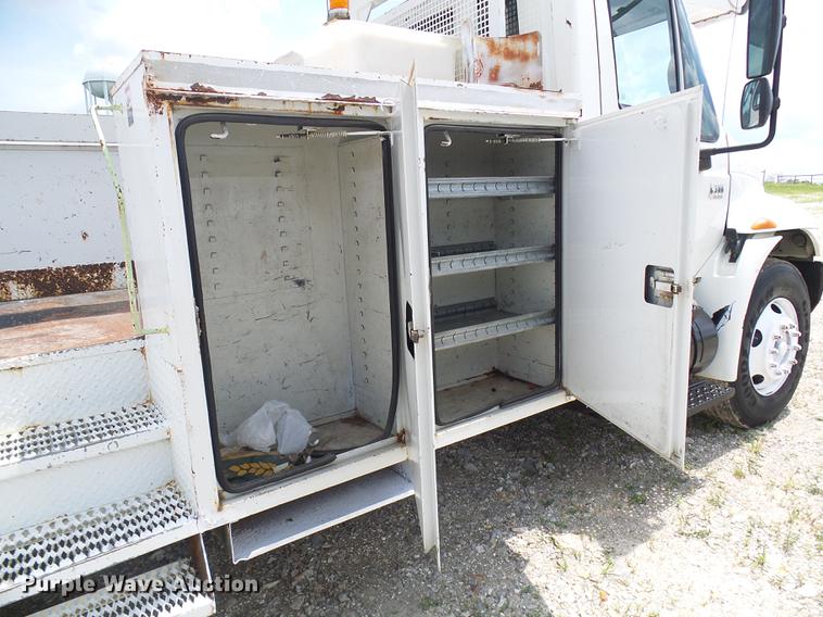 image for item DB2187 2006 International 4300 bucket truck