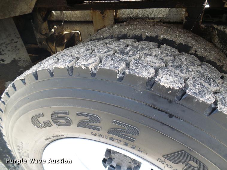 image for item DB2187 2006 International 4300 bucket truck