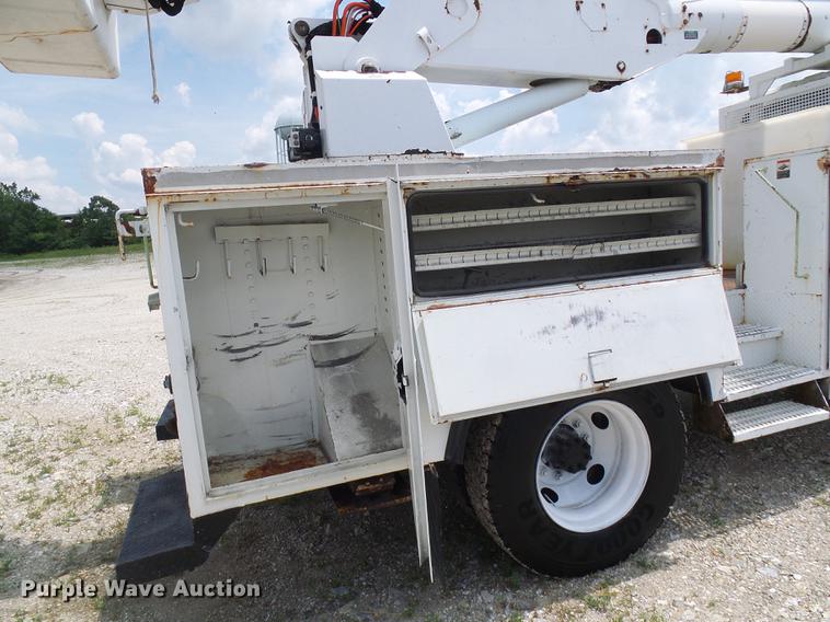image for item DB2187 2006 International 4300 bucket truck