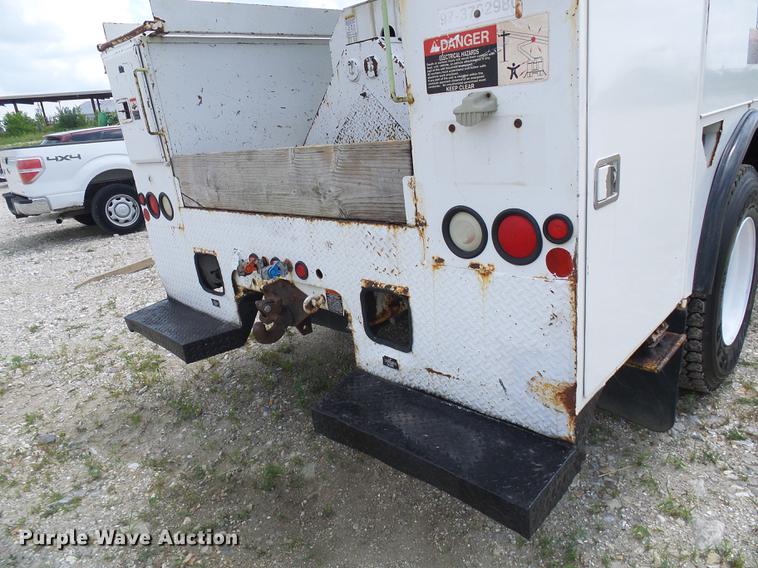 image for item DB2187 2006 International 4300 bucket truck