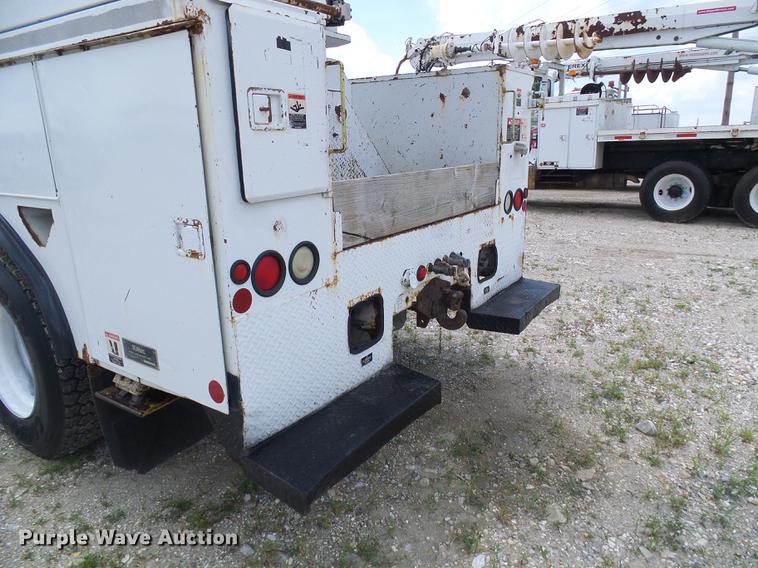 image for item DB2187 2006 International 4300 bucket truck