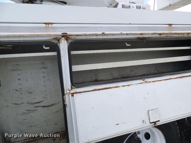 image for item DB2187 2006 International 4300 bucket truck