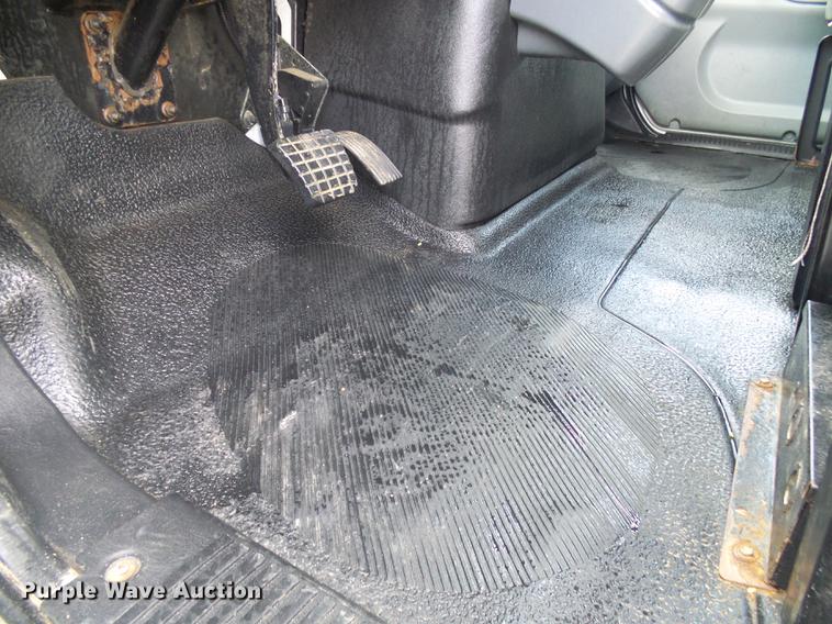 image for item DB2187 2006 International 4300 bucket truck