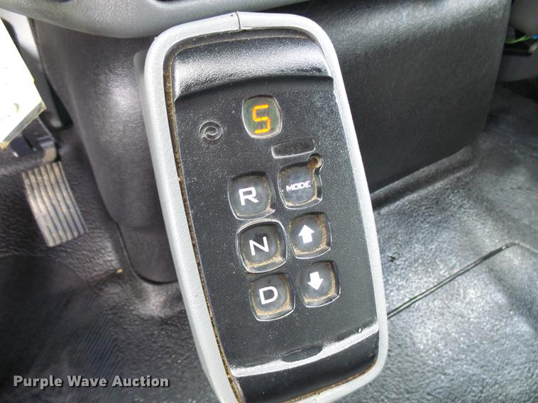 image for item DB2187 2006 International 4300 bucket truck