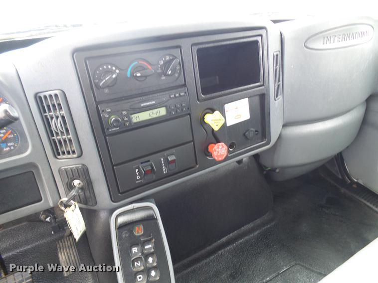 image for item DB2187 2006 International 4300 bucket truck