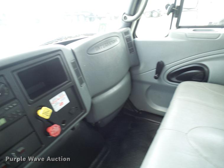 image for item DB2187 2006 International 4300 bucket truck