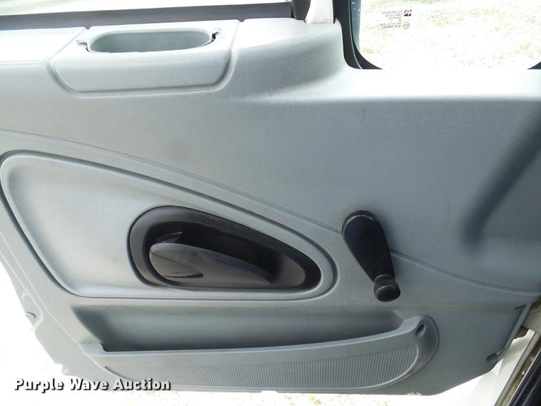 image for item DB2187 2006 International 4300 bucket truck