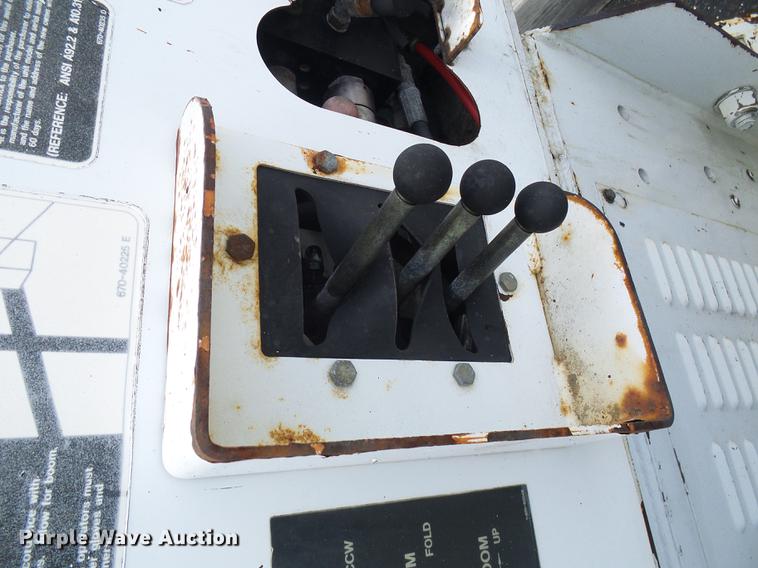 image for item DB2187 2006 International 4300 bucket truck