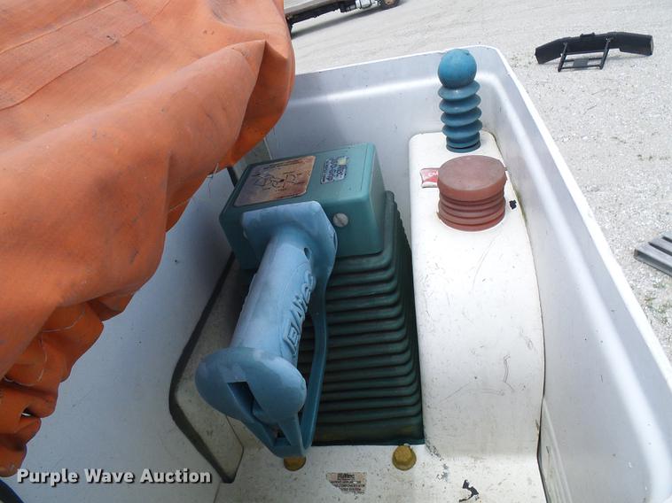 image for item DB2187 2006 International 4300 bucket truck