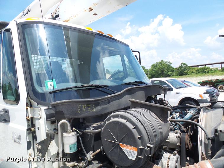 image for item DB2187 2006 International 4300 bucket truck