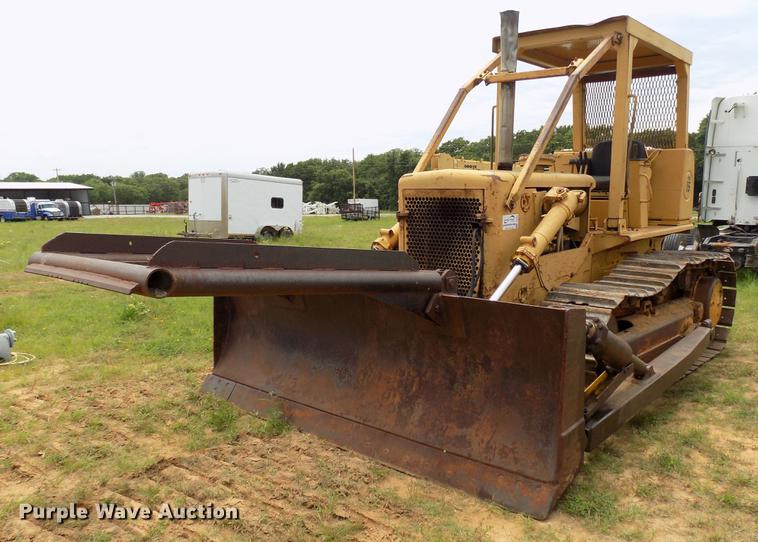 image for item DB9537 1971 International TD15 dozer