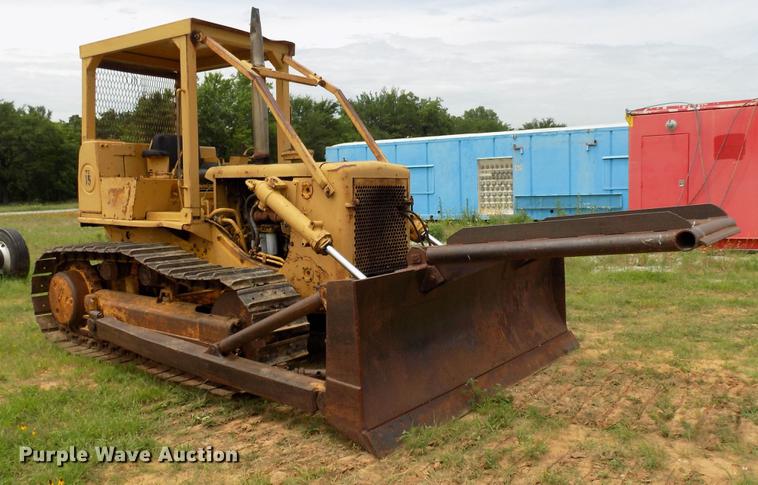 image for item DB9537 1971 International TD15 dozer