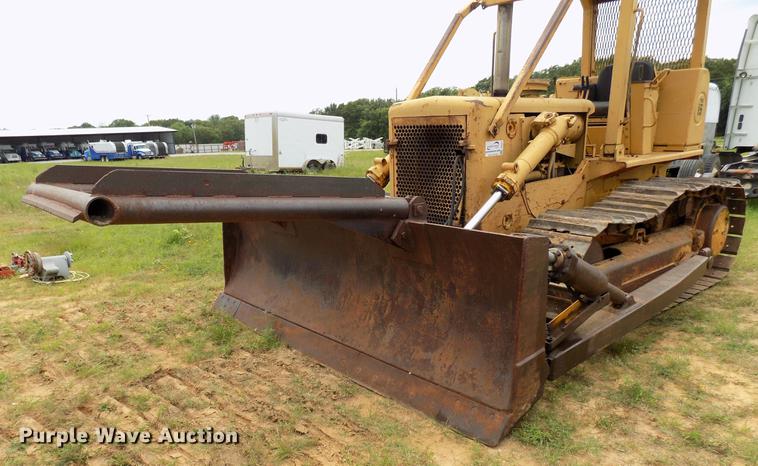 image for item DB9537 1971 International TD15 dozer