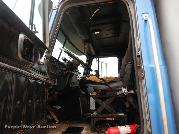 image for item DB9635 2000 Mack CH612 dump truck