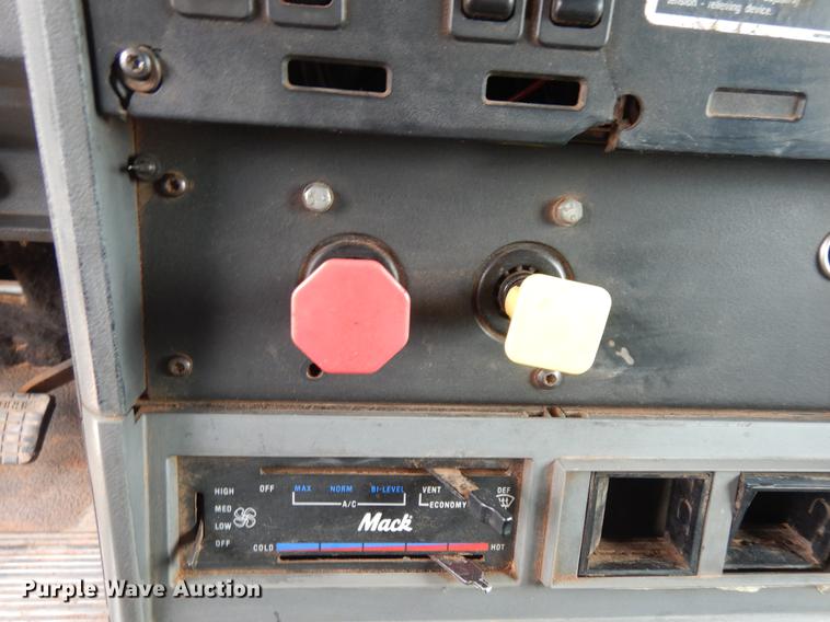 image for item DB9635 2000 Mack CH612 dump truck