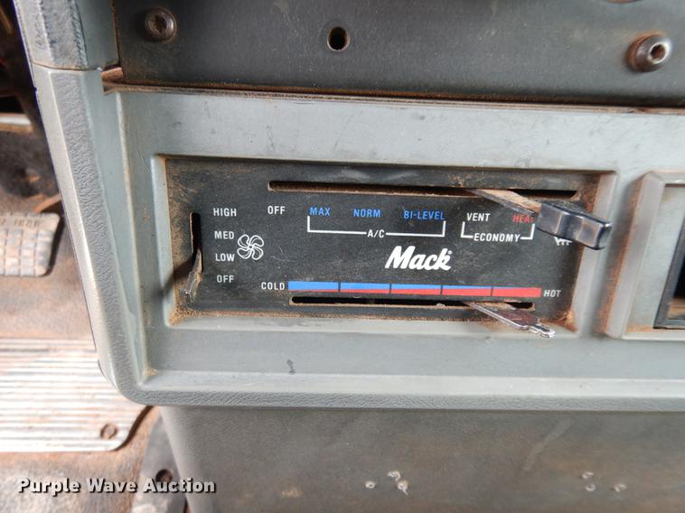 image for item DB9635 2000 Mack CH612 dump truck