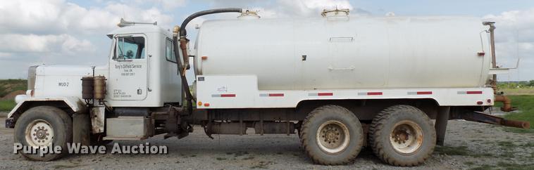 image for item DB9678 1981 Peterbilt 359 vacuum truck