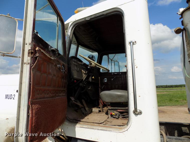 image for item DB9678 1981 Peterbilt 359 vacuum truck