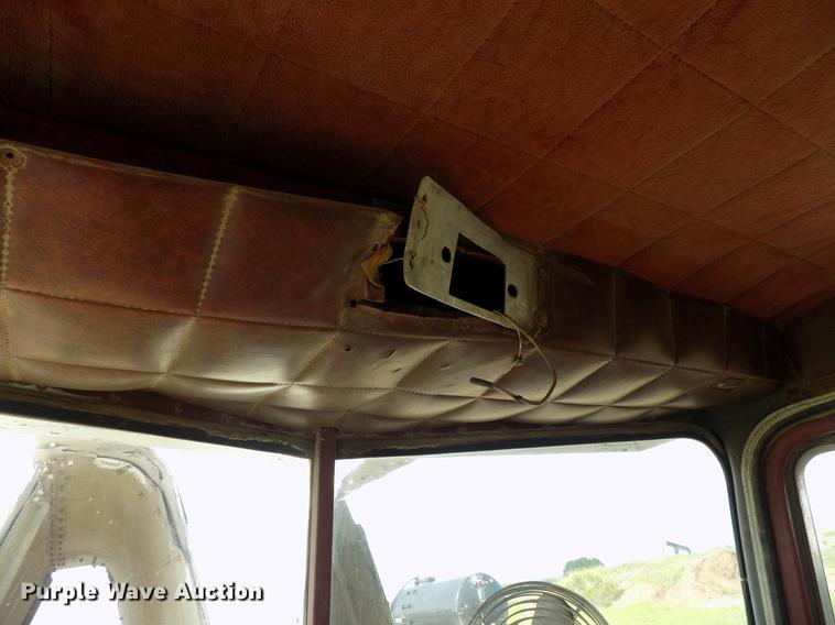 image for item DB9678 1981 Peterbilt 359 vacuum truck