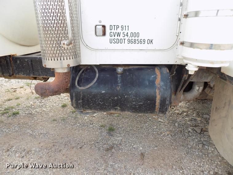 image for item DB9678 1981 Peterbilt 359 vacuum truck