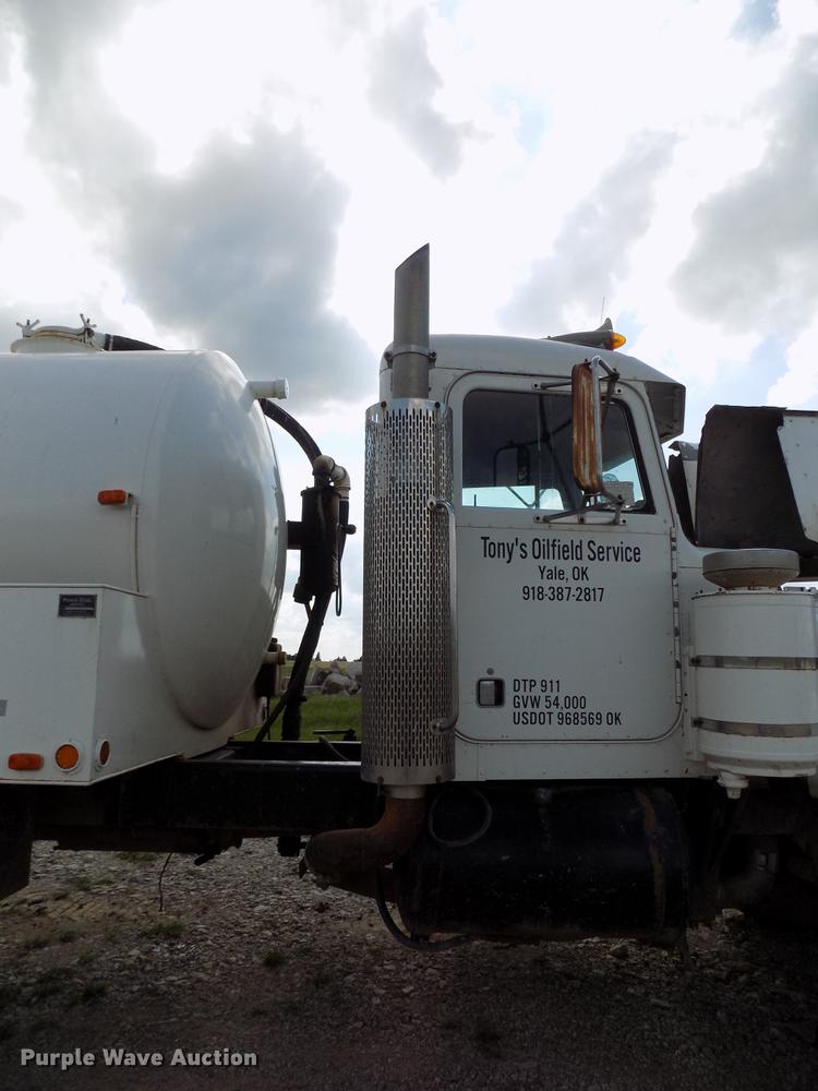 image for item DB9678 1981 Peterbilt 359 vacuum truck