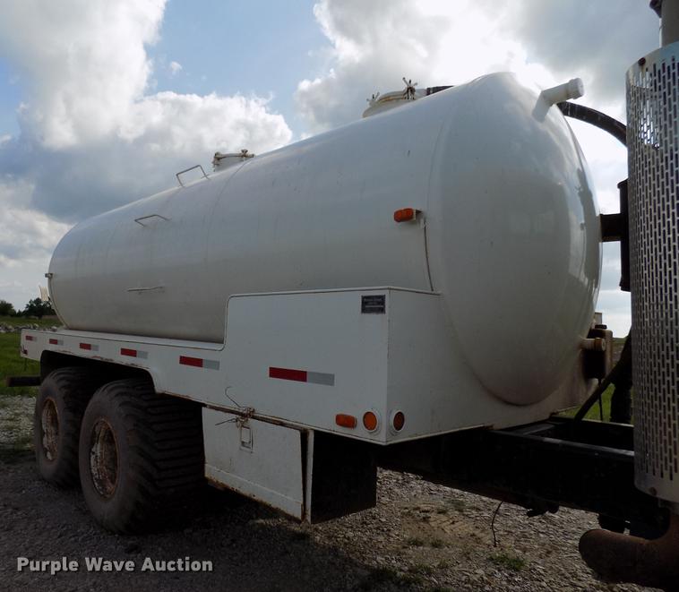 image for item DB9678 1981 Peterbilt 359 vacuum truck