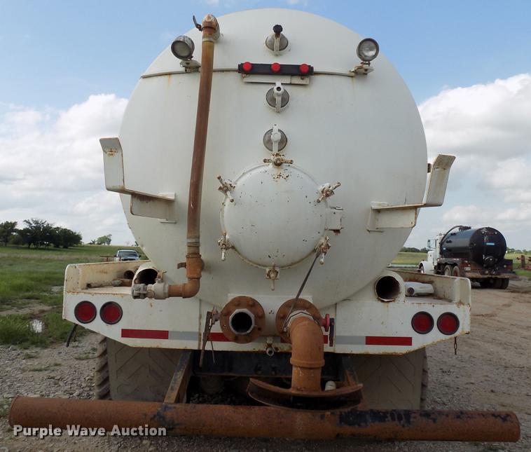 image for item DB9678 1981 Peterbilt 359 vacuum truck