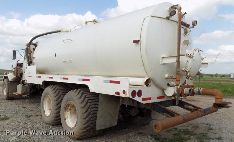 image for item DB9678 1981 Peterbilt 359 vacuum truck