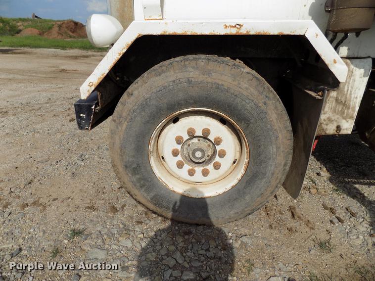 image for item DB9678 1981 Peterbilt 359 vacuum truck