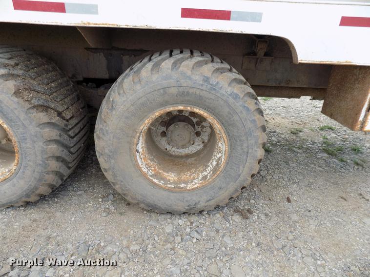 image for item DB9678 1981 Peterbilt 359 vacuum truck