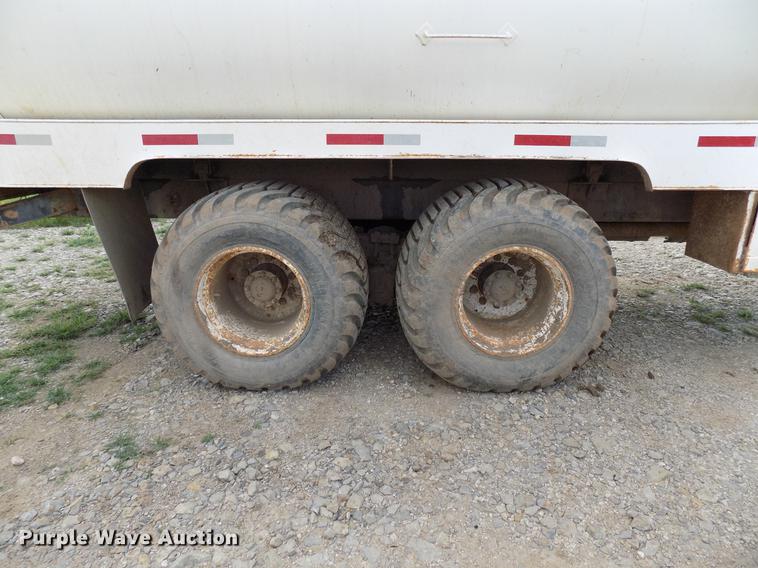 image for item DB9678 1981 Peterbilt 359 vacuum truck