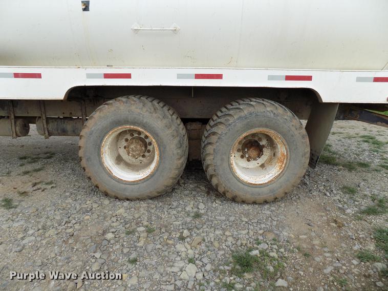 image for item DB9678 1981 Peterbilt 359 vacuum truck