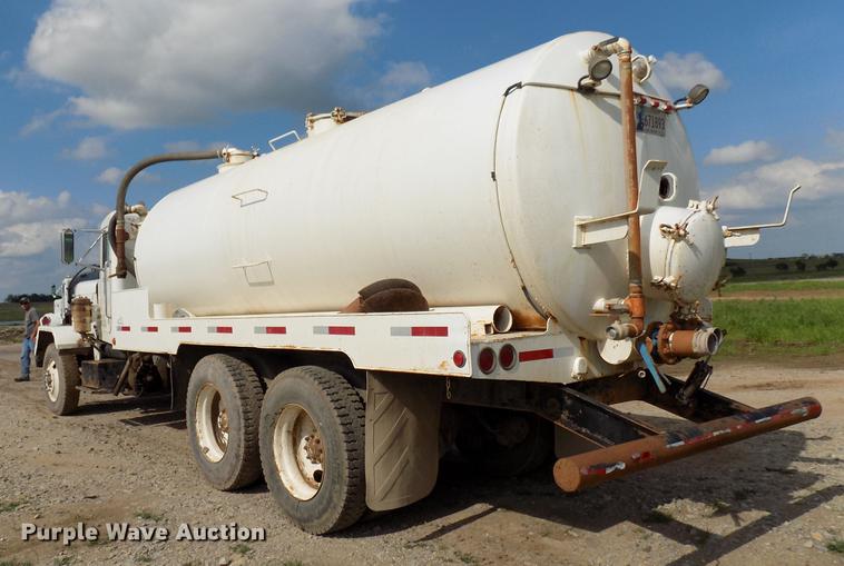 image for item DB9679 1981 Peterbilt 378 vacuum truck